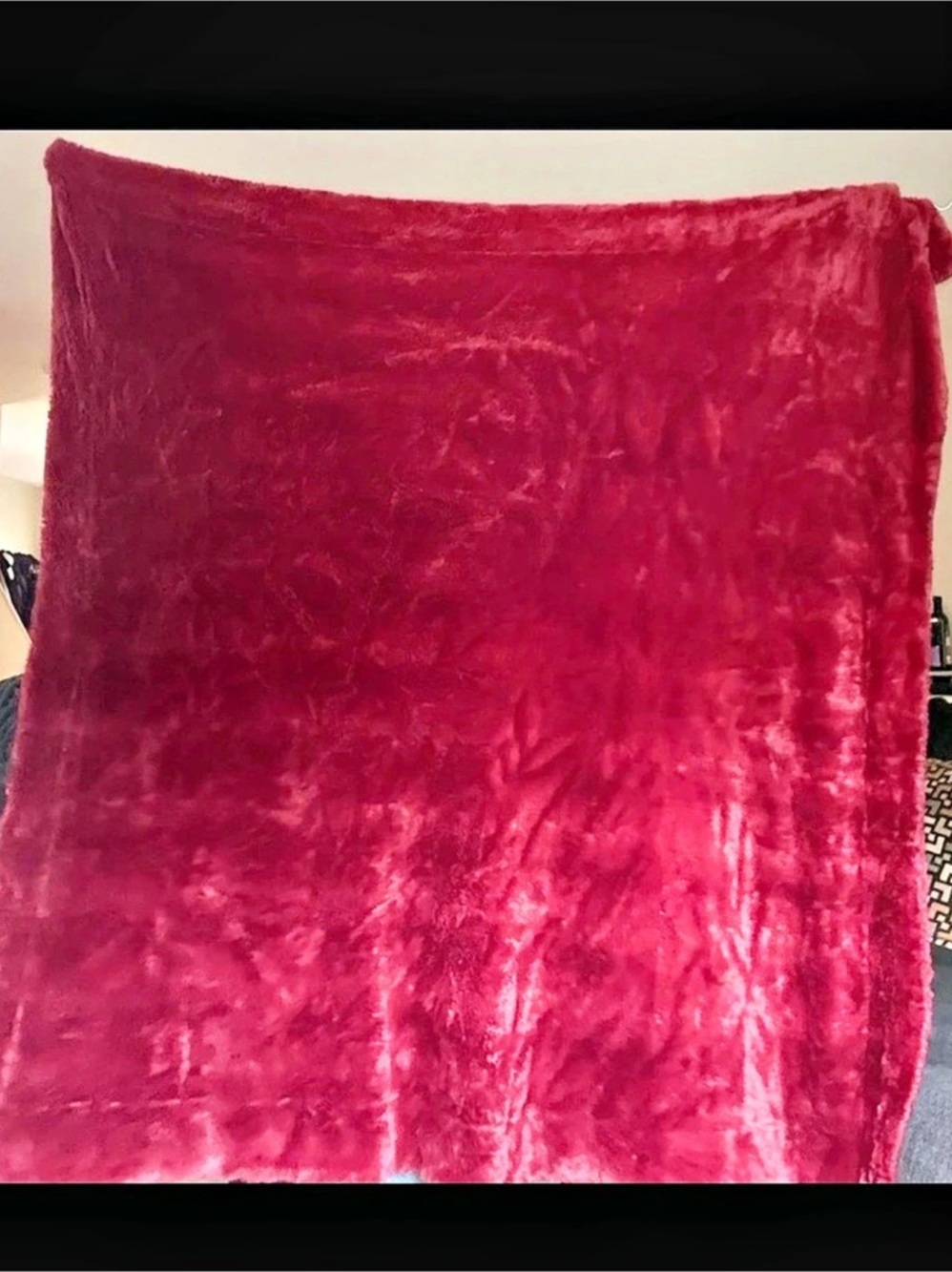 Plush Burgundy Throw Blanket Like New